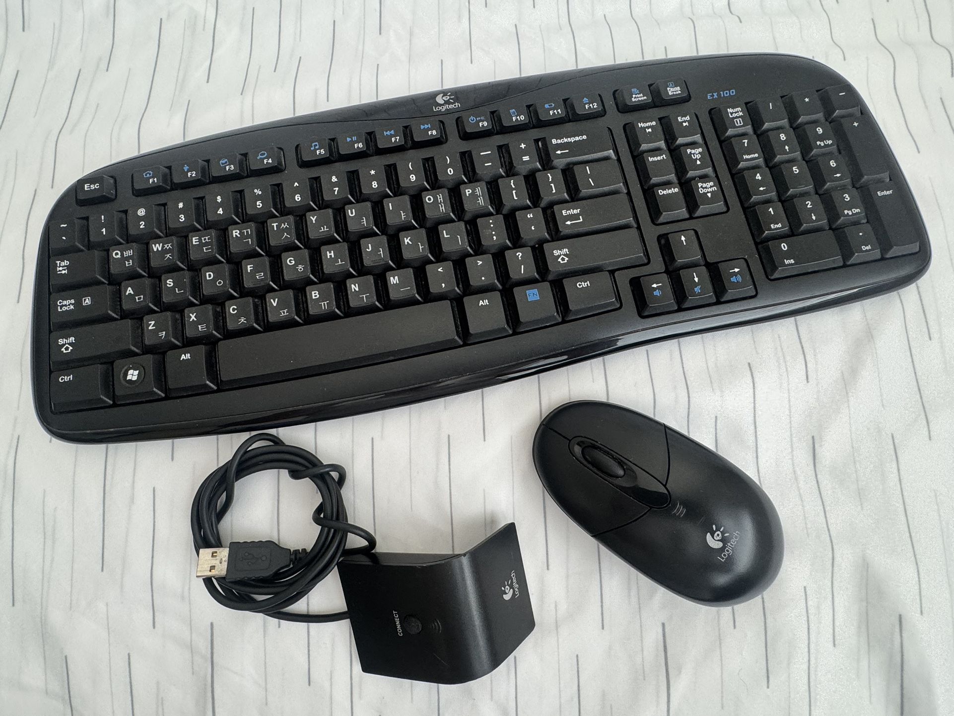 Logitech EX 100 Wireless Keyboard And Mouse