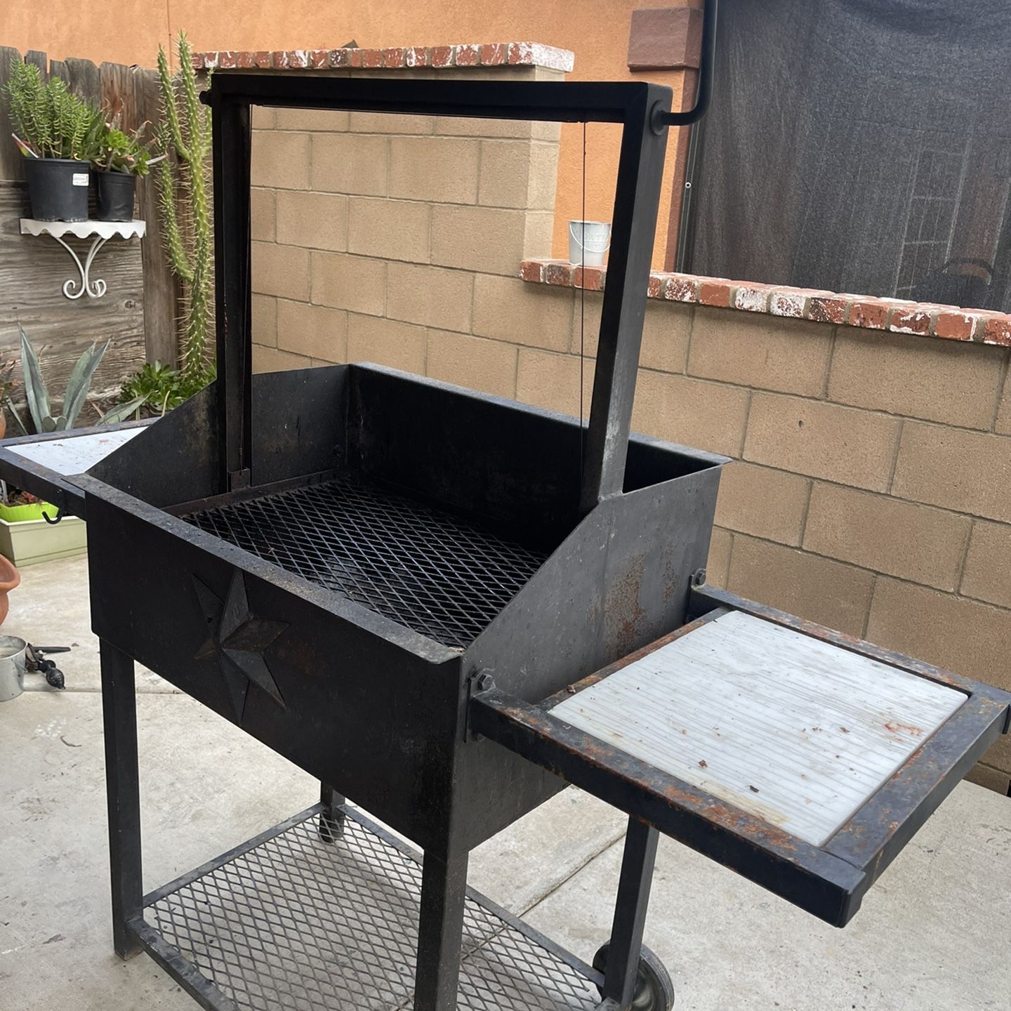 Santa Maria Bbq Grill 250$ Firm for Sale in Bakersfield, CA - OfferUp