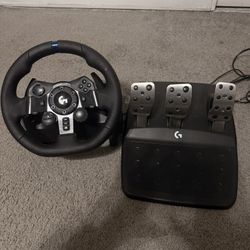 Logitech G923 Racing Wheel and Pedals