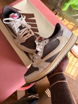 Air Jordan 1 Low ‘Reverse Mocha’ Travis Scott size 7