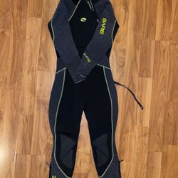 Bare, Evoke 7MM Women’s Wetsuit, Size 4 and 6