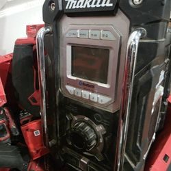 Makita Radio  18v And Saw 36v 