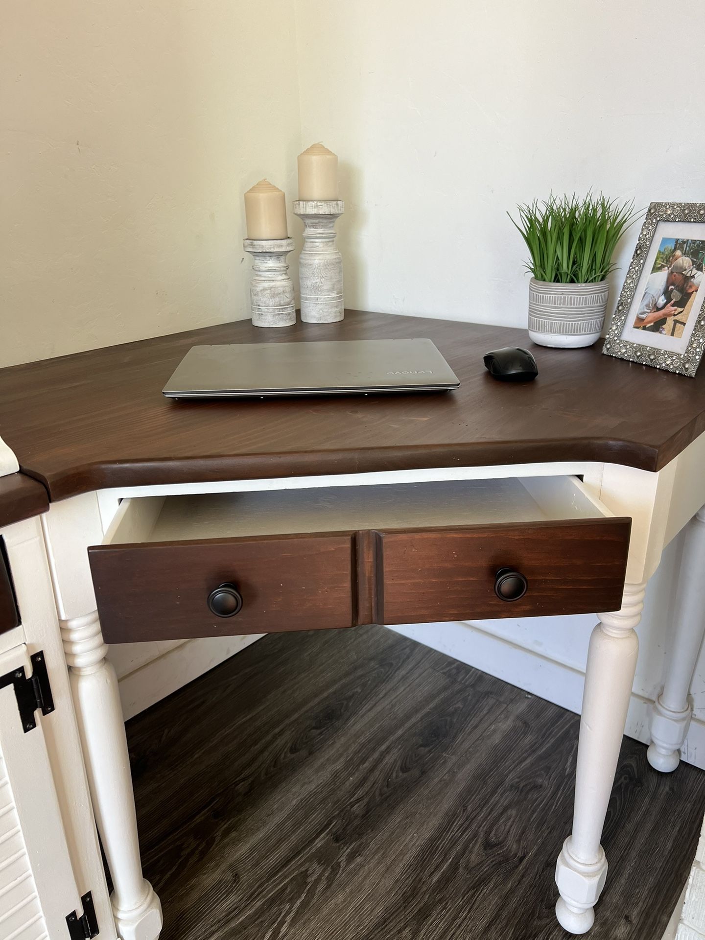 Corner Desk