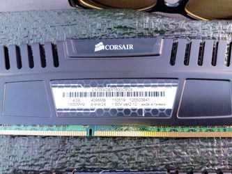 2 Corsair Vengeance DDR3 4GB desktop RAM (CM3X4GB1600C9V4),