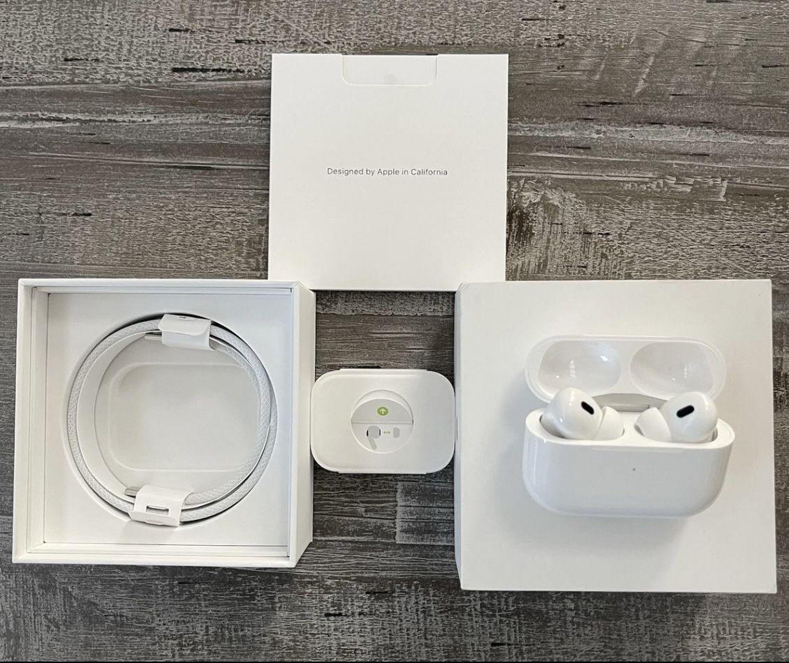 Apple AirPods Pro 2nd Generation with MagSafe Wireless Charging Case (USB‑C)