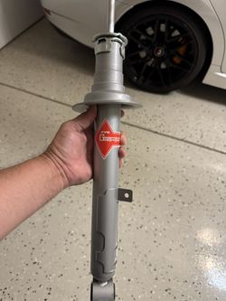 KYB FRONT STRUTS FOR 14-16 Lexus Is 250/350 Brand New