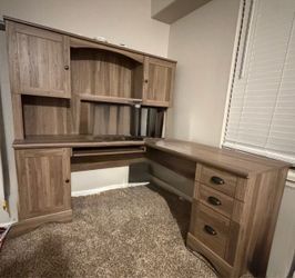 L-Shape Corner Desk with Hutch and Executive Office Chair
