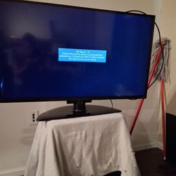 VIZIO 42"  SMART TV