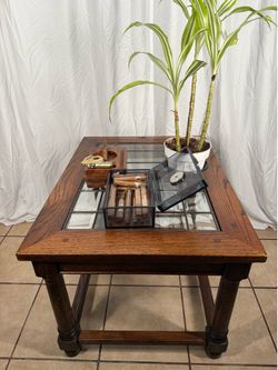 Coffee table made of wood and glass