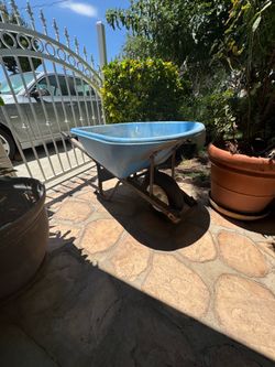 Jackson MP. Cut ft. Flat. Free poly wheelbarrow