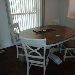 Dining Room Table With Leaf And 4 Chairs