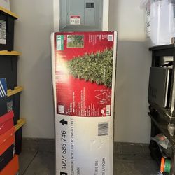 Like-New 7.5 FT Cedarburg Noble Fir LED Pre-Lit Christmas Tree – Used Once!