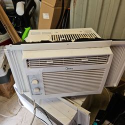 Midea 5,000 BTU AIR Conditioner