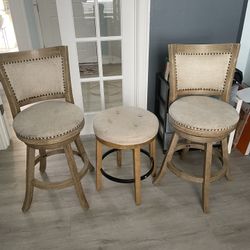 2 Swivel Counter Height Bar Stools 