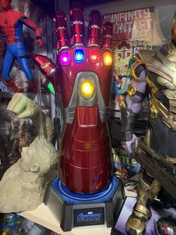 Hot Toy Iron Man Nano Infinity Gauntlet 1:1