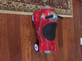 Radio flyer ride on rocket