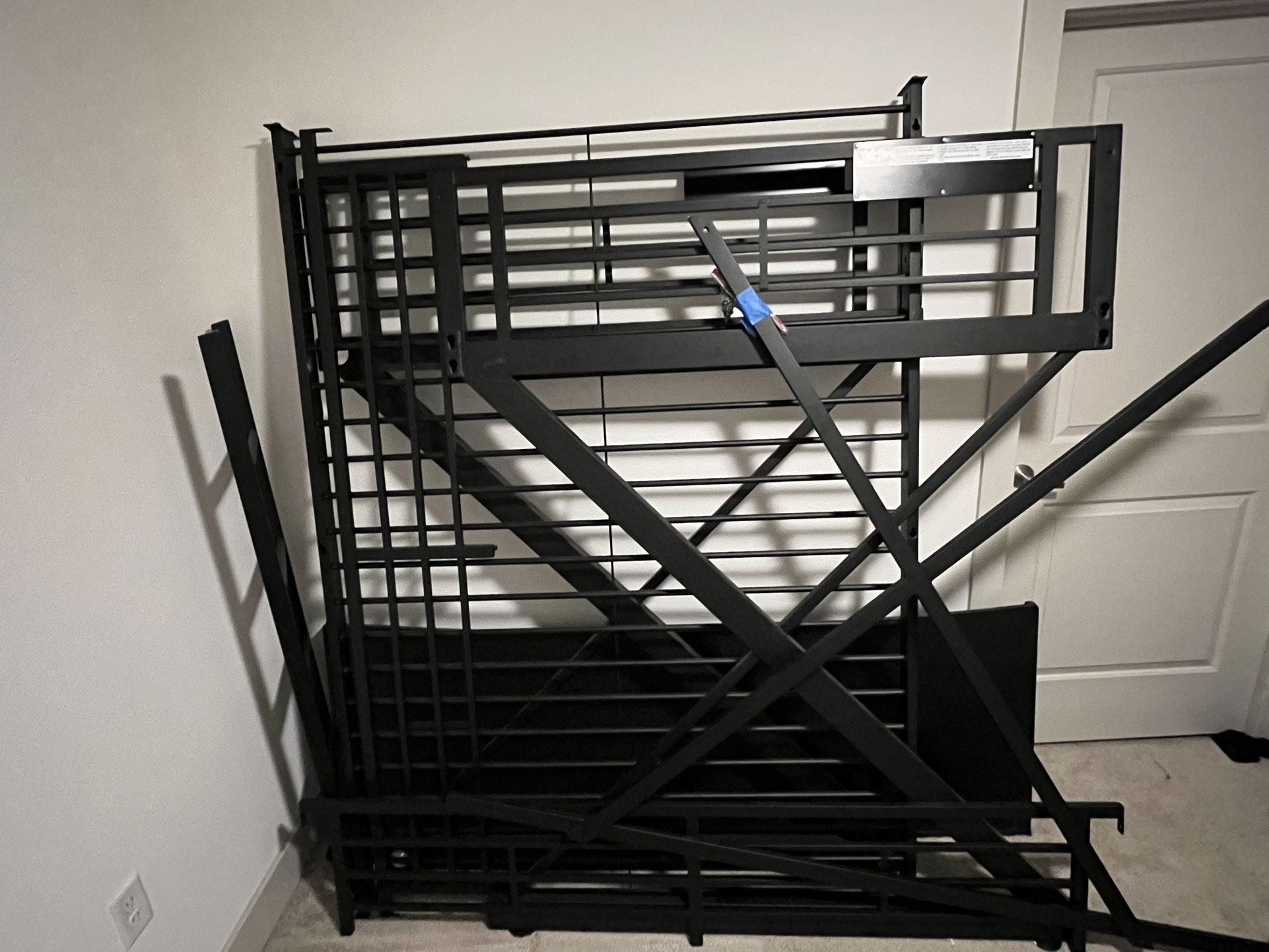 Black bunk Bed