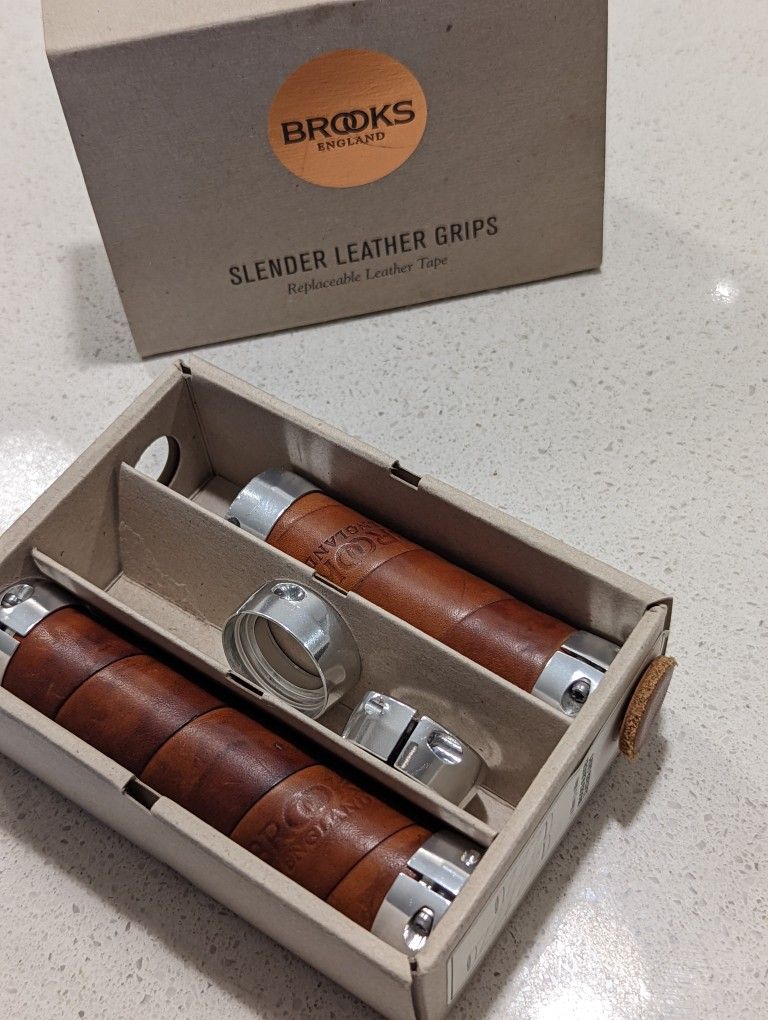 パーツ BROOKS Plump Leather Grips 130mm/100mm Brooks Plump Leather Grips: Adjustable & Hardwearing Grips