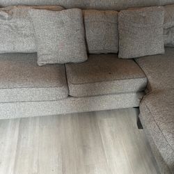 Grey Couch With Pull Out Bed 