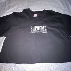SUPREME T SHIRT SIZE MEDIUM (Black) NEW!