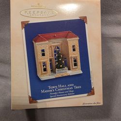2003 Hallmark Keepsake Ornament "Town Hall and Mayor's Christmas Tree."