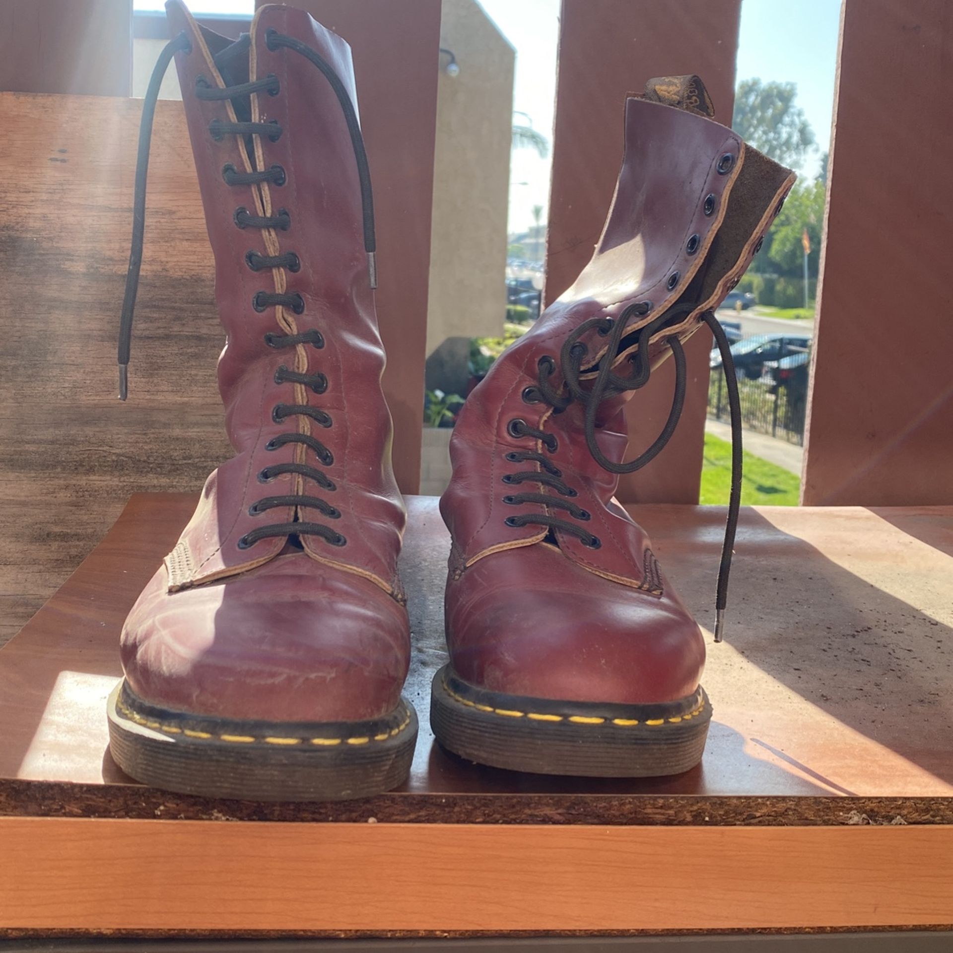 Dr Martens 1914 Cherry Red