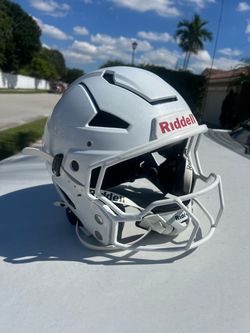 Axiom football helmet