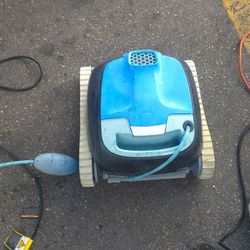 Dolphin Nautilus CC Robotic Pool Cleaner