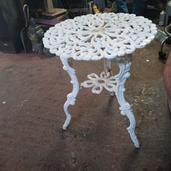 Metal Table Vintage Alum