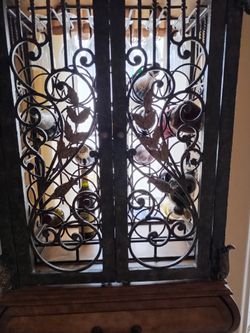 Wine Cabinet/Rack