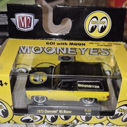 M2 Machines Sema Auto Show Mooneyes Chevy K5!!