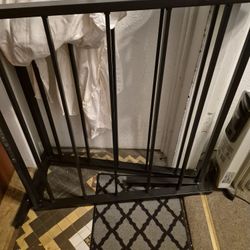 Twin Size Metal Frame