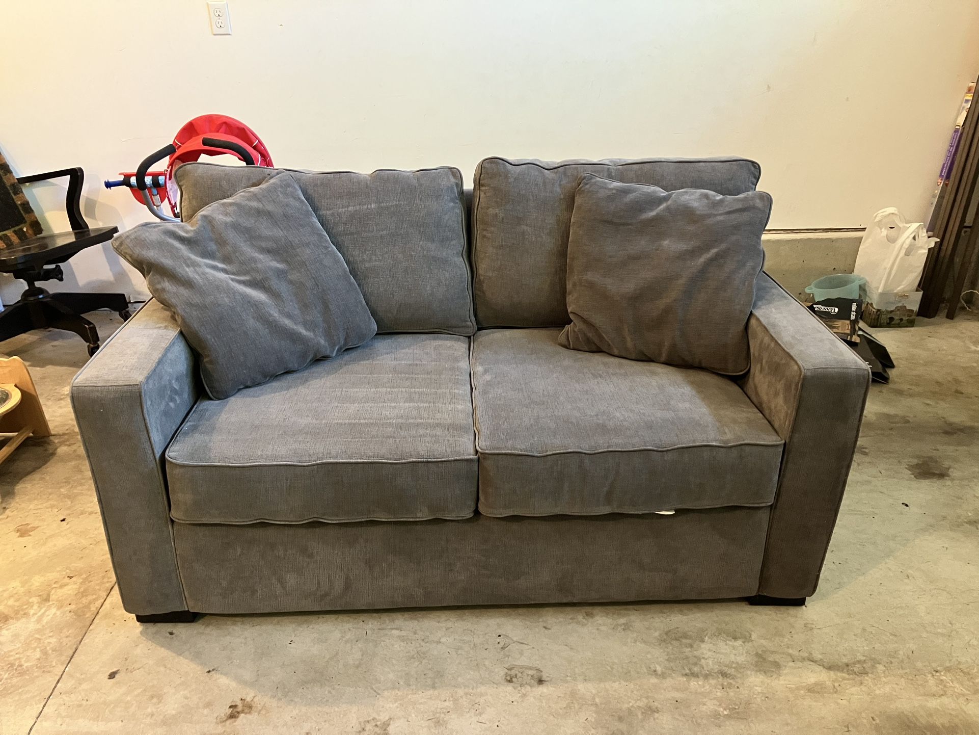 Gray loveseat - Good Condition