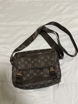 Louis Vuitton District Messenger Bag Monogram Eclipse