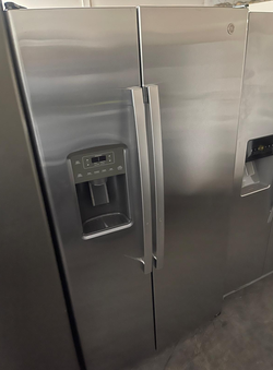 GE Side‑by‑Side Fridge – Stainless, Ice/Water Dispenser