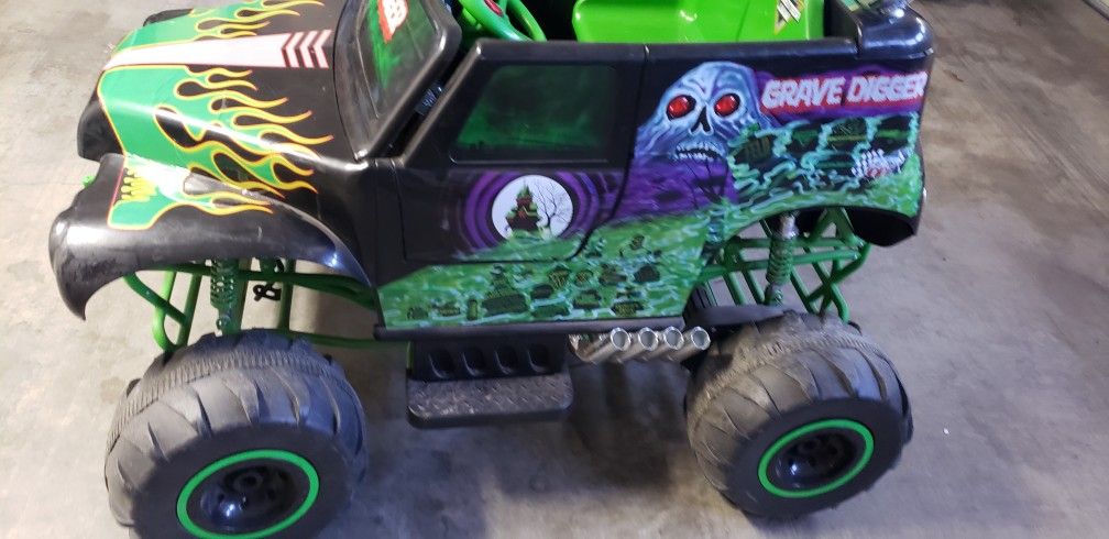 24v Grave Digger Truck