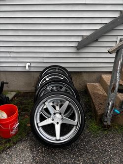 Ferrada rims with tires good condition comes with receipt