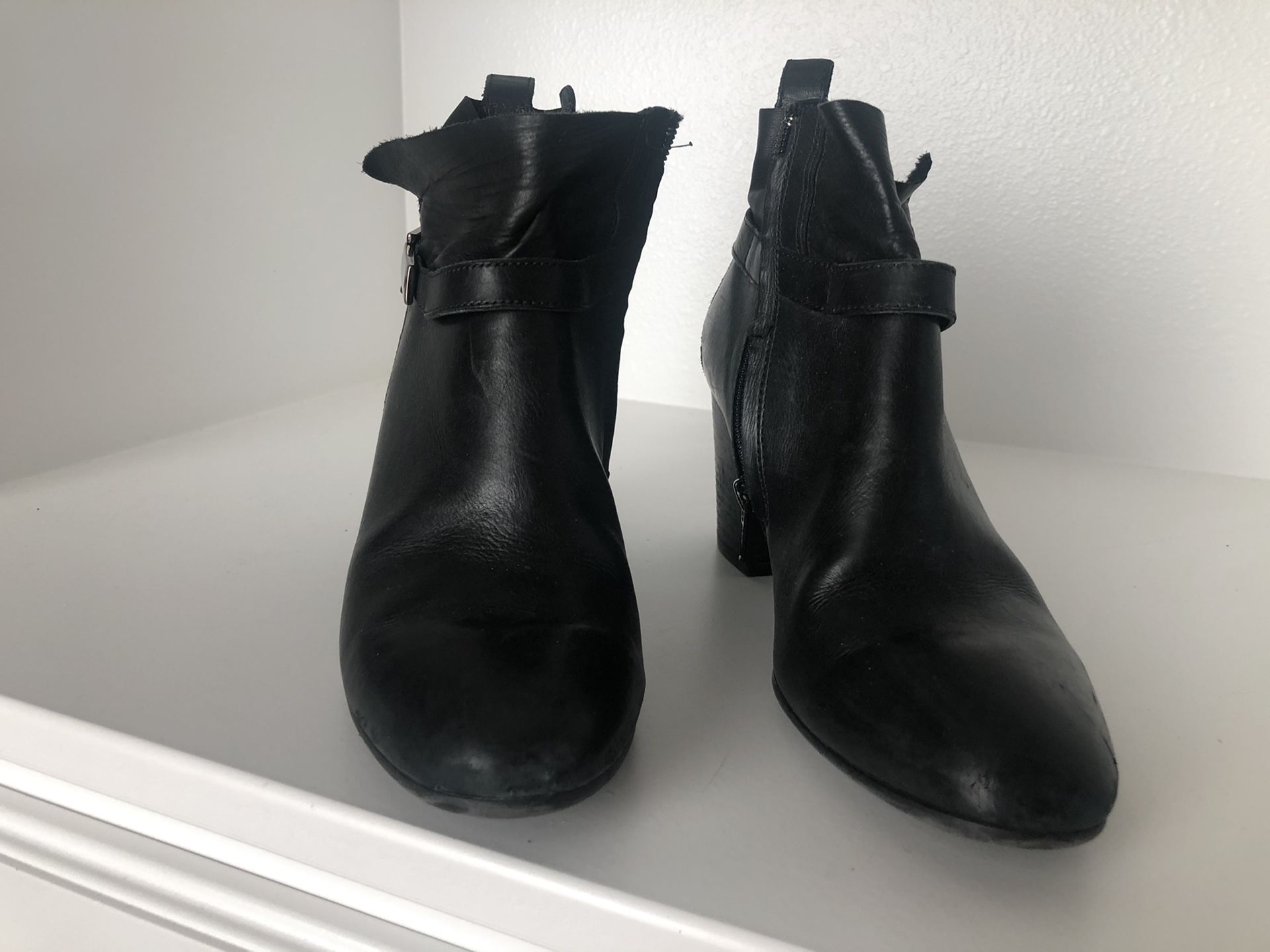 Paul Green size 8 booties