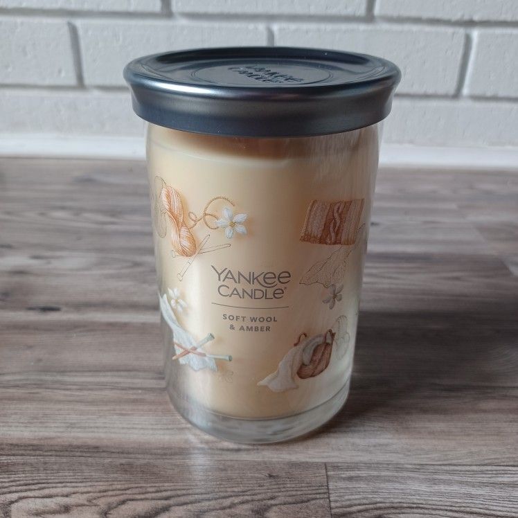 Yankee Candle 20 oz - Soft Wool & Amber