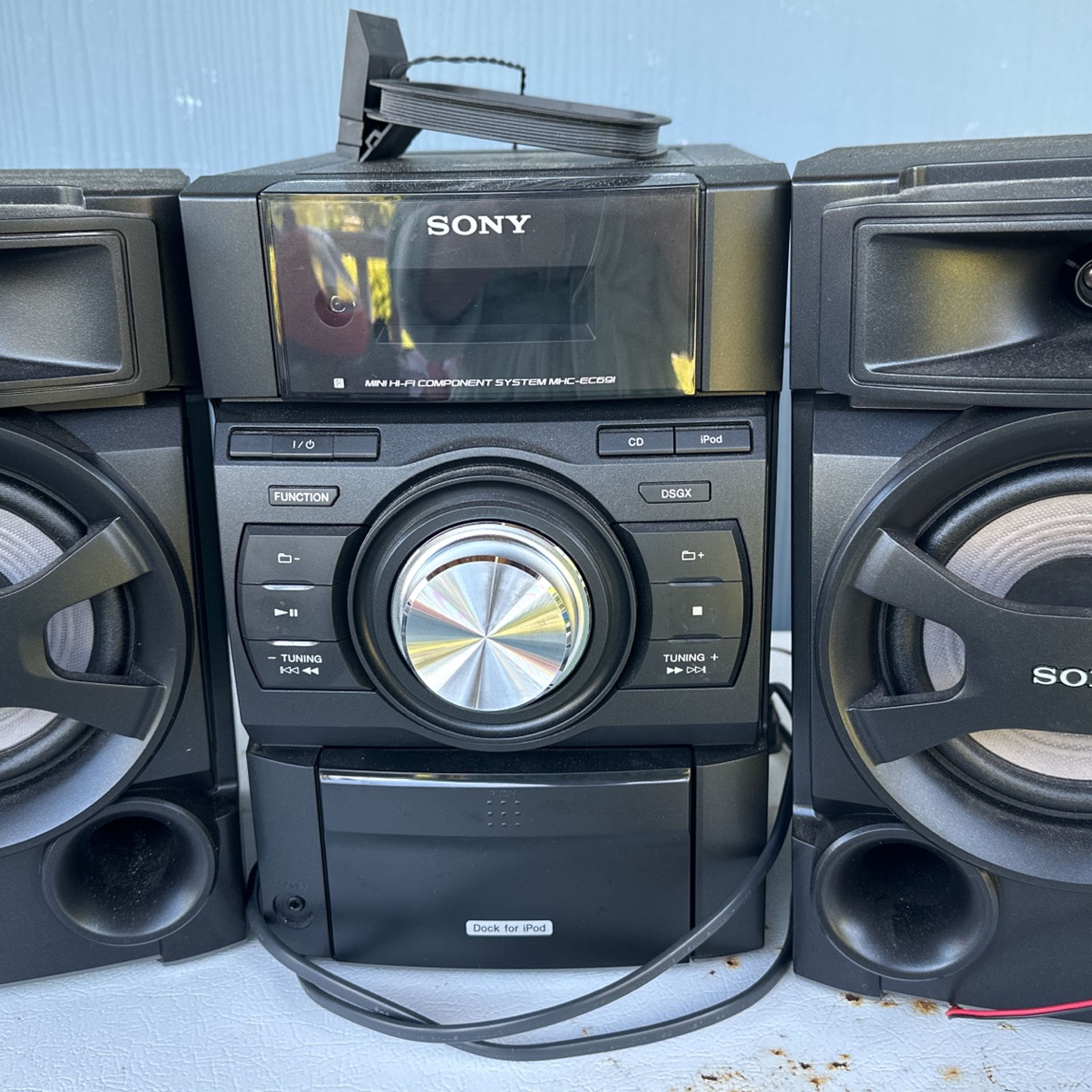 Sony Mini Stereo With Speakers 