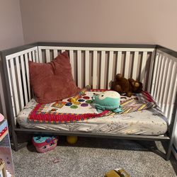 Delta Crib/Toddler Bed and Mattress 