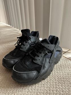 Nike Huaraches Womens 9.5 black