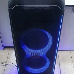 Mint Condition - JBL PartyBox Ultimate 1100W — MASSIVE Bass,, Party Speaker - Best Price Out ! 