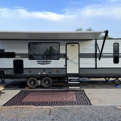 21’ Forest River Salem 27RKS