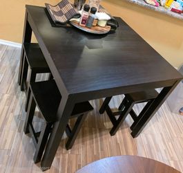 Black pub table