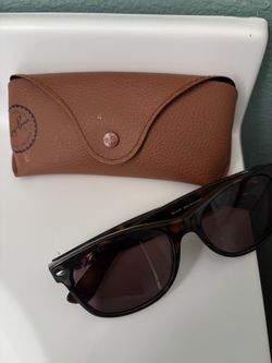Ray-Ban New Wayfarers Brown-and-black tortoiseshell frames