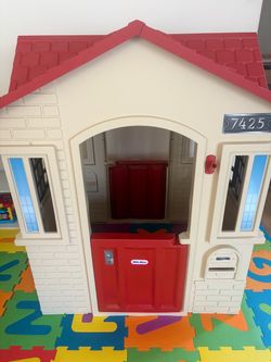 Little Tikes Kids Indoor Playhouse