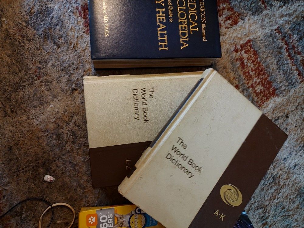 World Book Dictionary 2 Piece