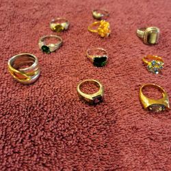10 Costume Jewelry Rings