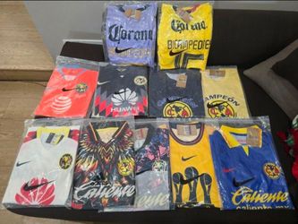 PAST SEASONS CLUB AMERICA SOCCER JERSEY $40. CASH PLEASE!!!